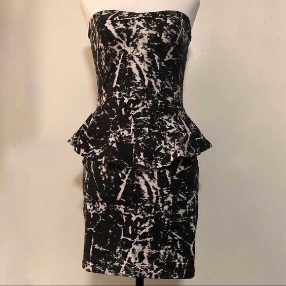 Motel Rocks Strapless Peplum Party Dress - Picture 5 of 11